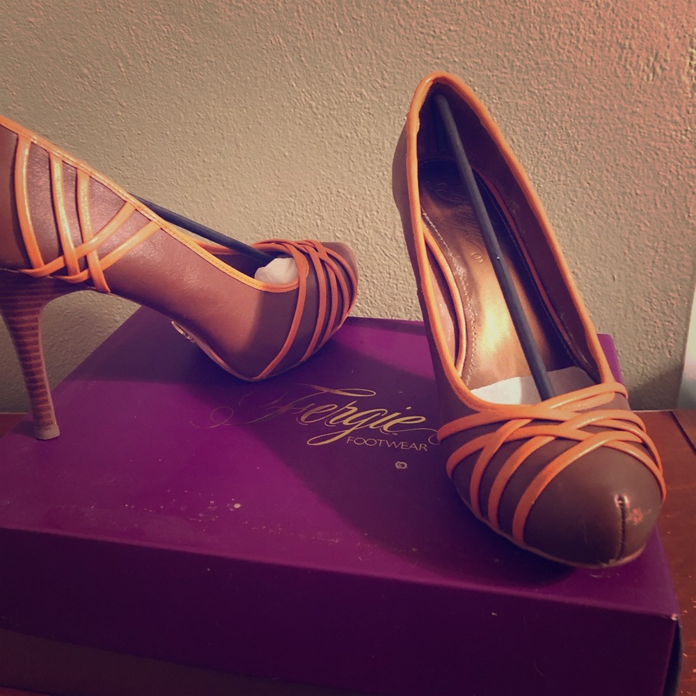 Tazed-Thrush/Orange Fergie Platform Heels Size 8